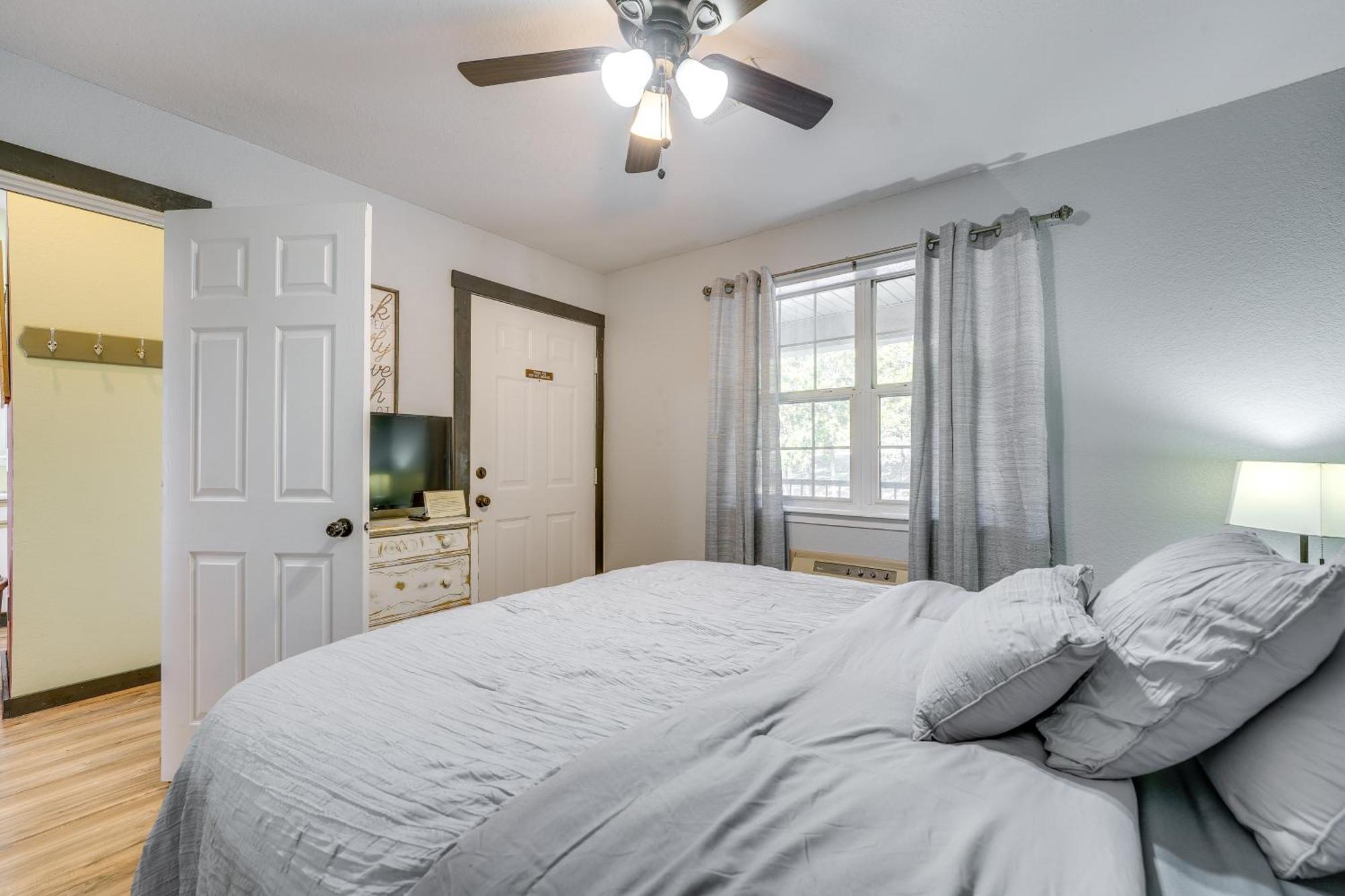 Vibrant Holiday Hills Resort Condo With Balcony Branson Exterior photo